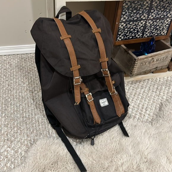 HERSHEL Backpack Little America
Herschel Little America™ Backpack - 30L - Picture 8 of 17